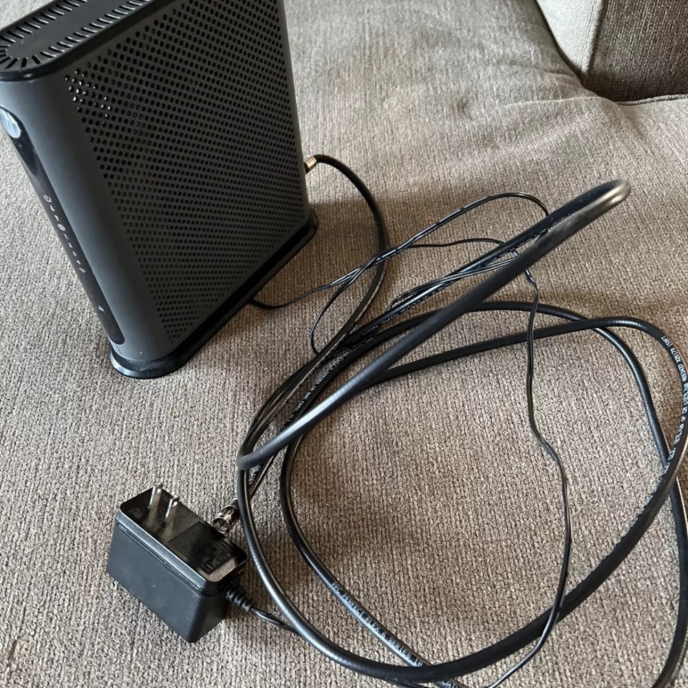 Motorola MG7315 DOCSIS 3.0 8x4 Cable Modem + Router Approved For Xfinity Comcast - Picture 5 of 8